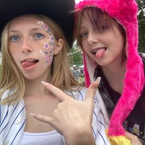 Meet your Posher, Vita